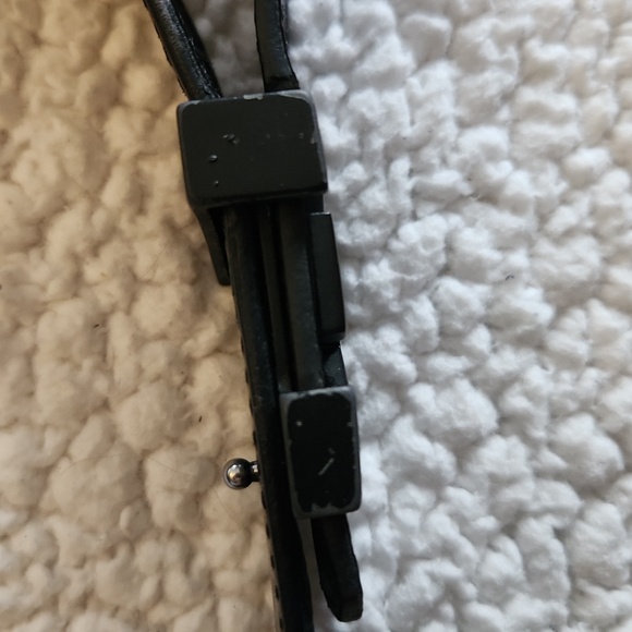 Louis Vuitton mens used belt - Picture 4 of 8